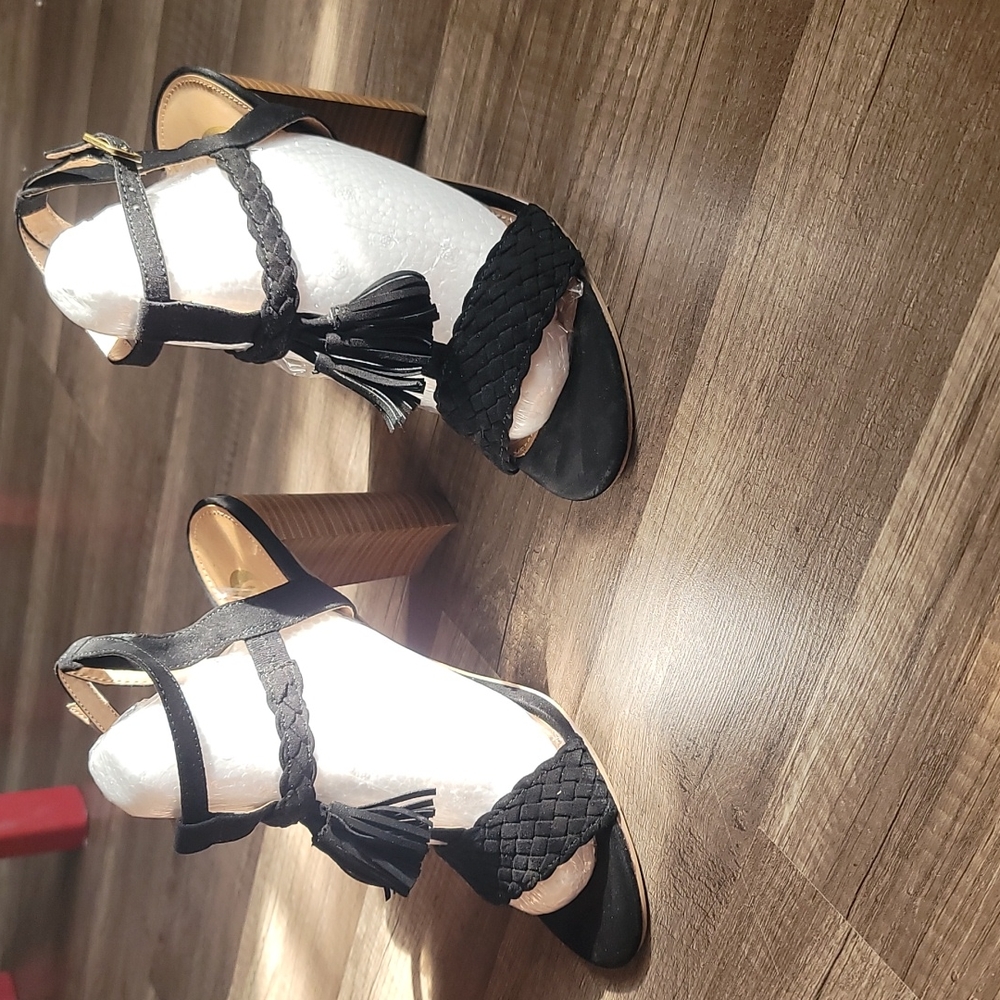 Heels 👠 - Picture 3 of 3